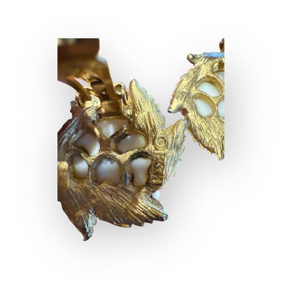 BSK  Vintage Celluloid Rose Clip on Earrings - Picture 5 of 6